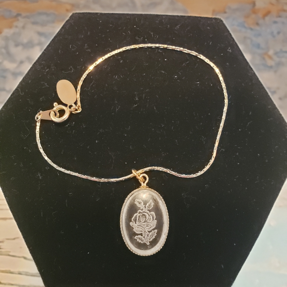 Vintage Flower Pendant Bracelet